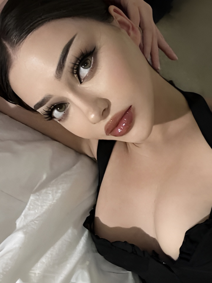 Виктория привлекальеная девушка из Красноармейска цена от 2500 руб